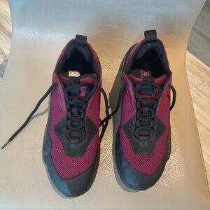 Puma Thunder Spectra Sneakers  Maroon Black Size 11 1/2 US.  New worn